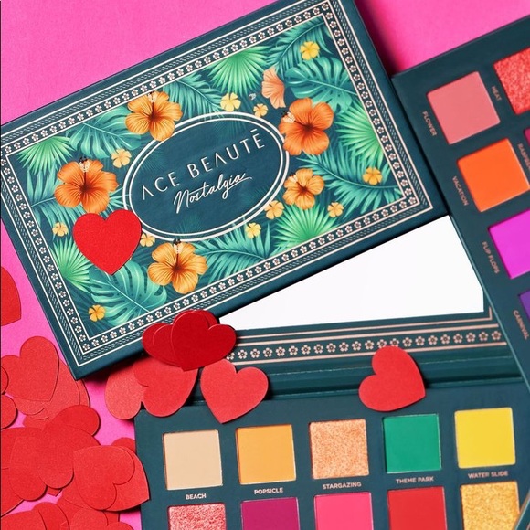 NWT Ace Beauté Nostalgia Eyeshadow Palette - Picture 2 of 4